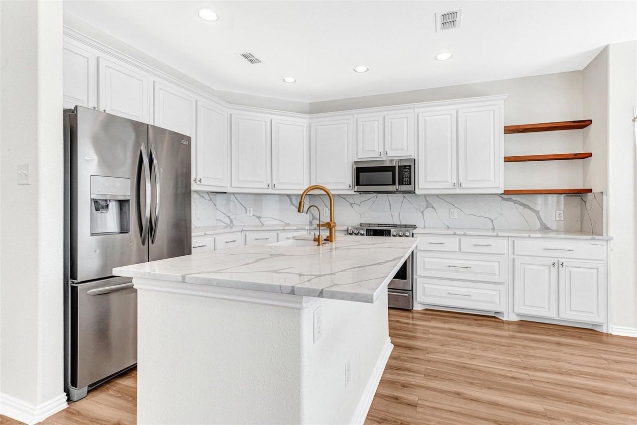 3724 Sicily St - Photo 4 of 27