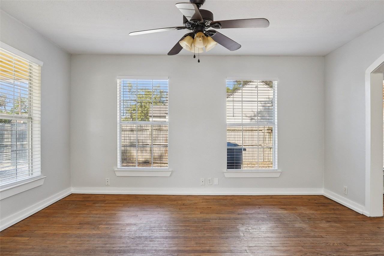 403 Marshall St - Photo 4 of 39