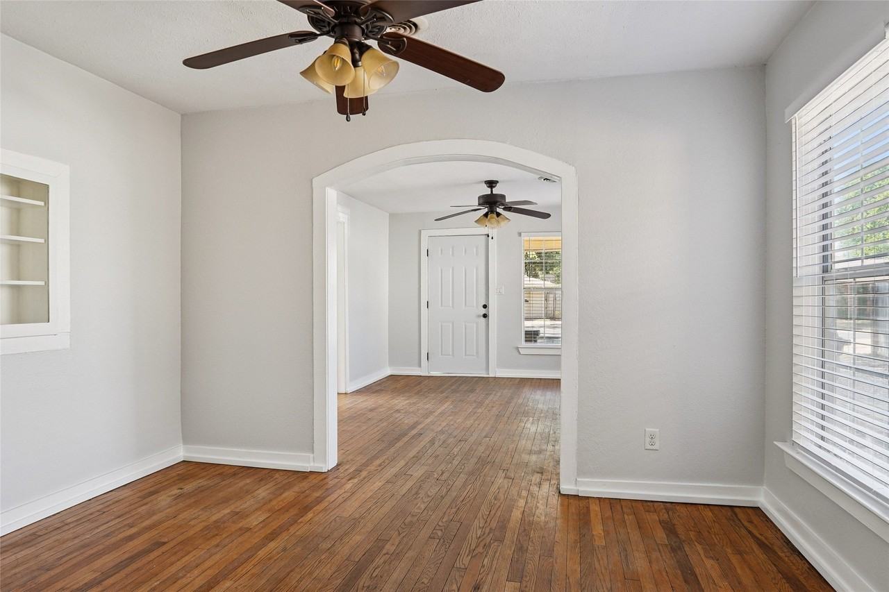 403 Marshall St - Photo 6 of 39