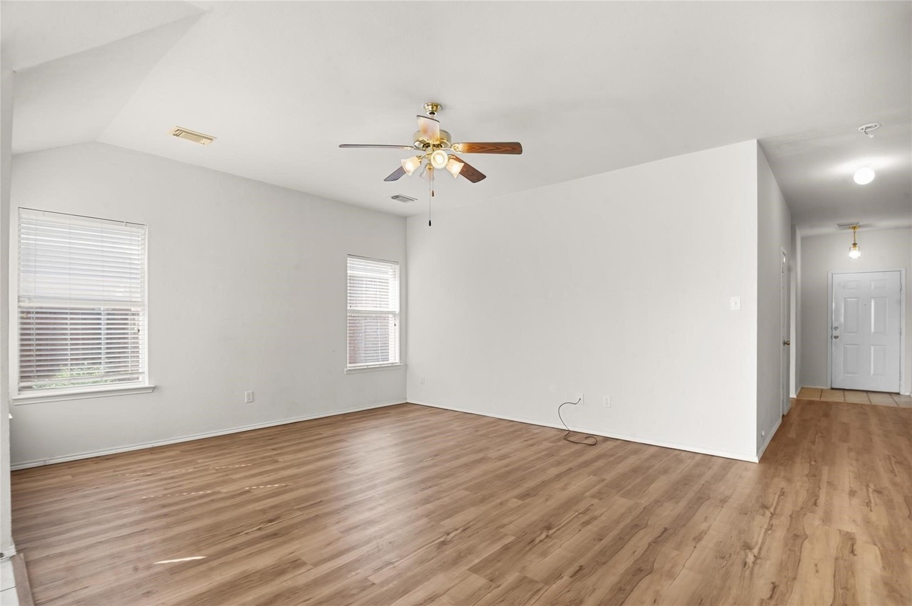 3041 Winding Meadow Trl - Photo 2 of 16
