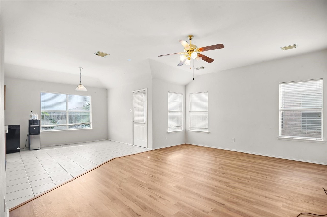 3041 Winding Meadow Trl - Photo 3 of 16