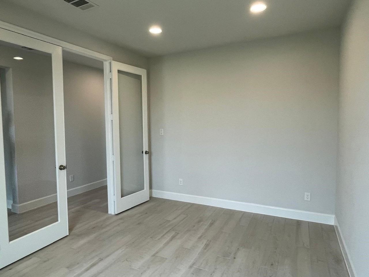 2616 Griffith Mews - Photo 4 of 40