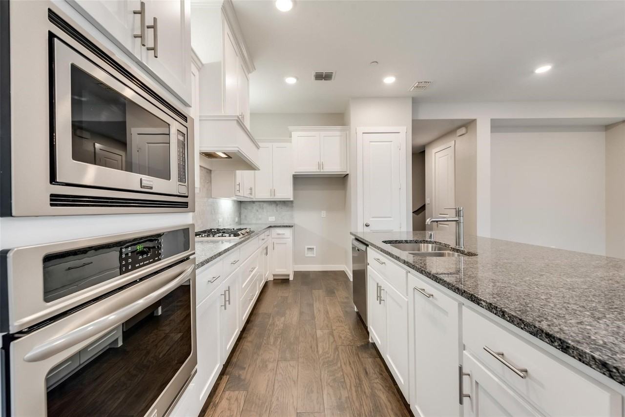 8712 Ice House Dr - Photo 6 of 19