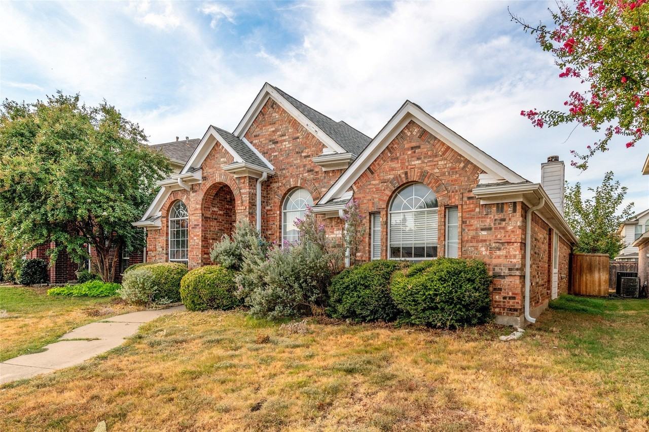 5012 Geranium Ct - Photo 2 of 34