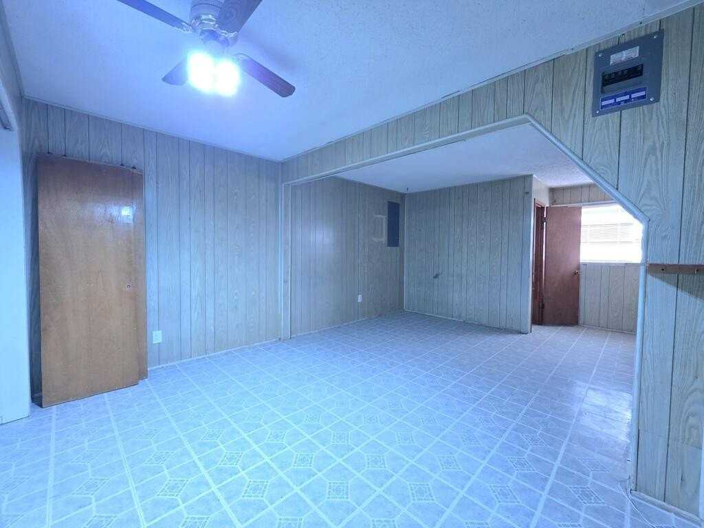 1503 Keeling St - Photo 7 of 20