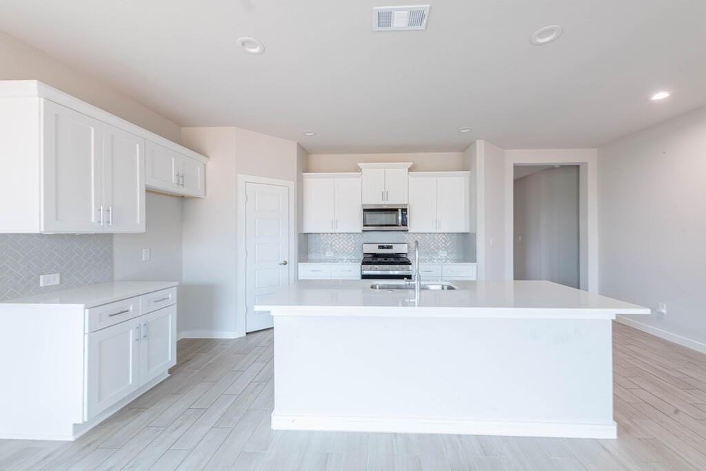 6802 Cape Dyer Ln - Photo 4 of 24