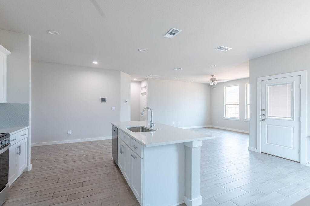 6802 Cape Dyer Ln - Photo 7 of 24