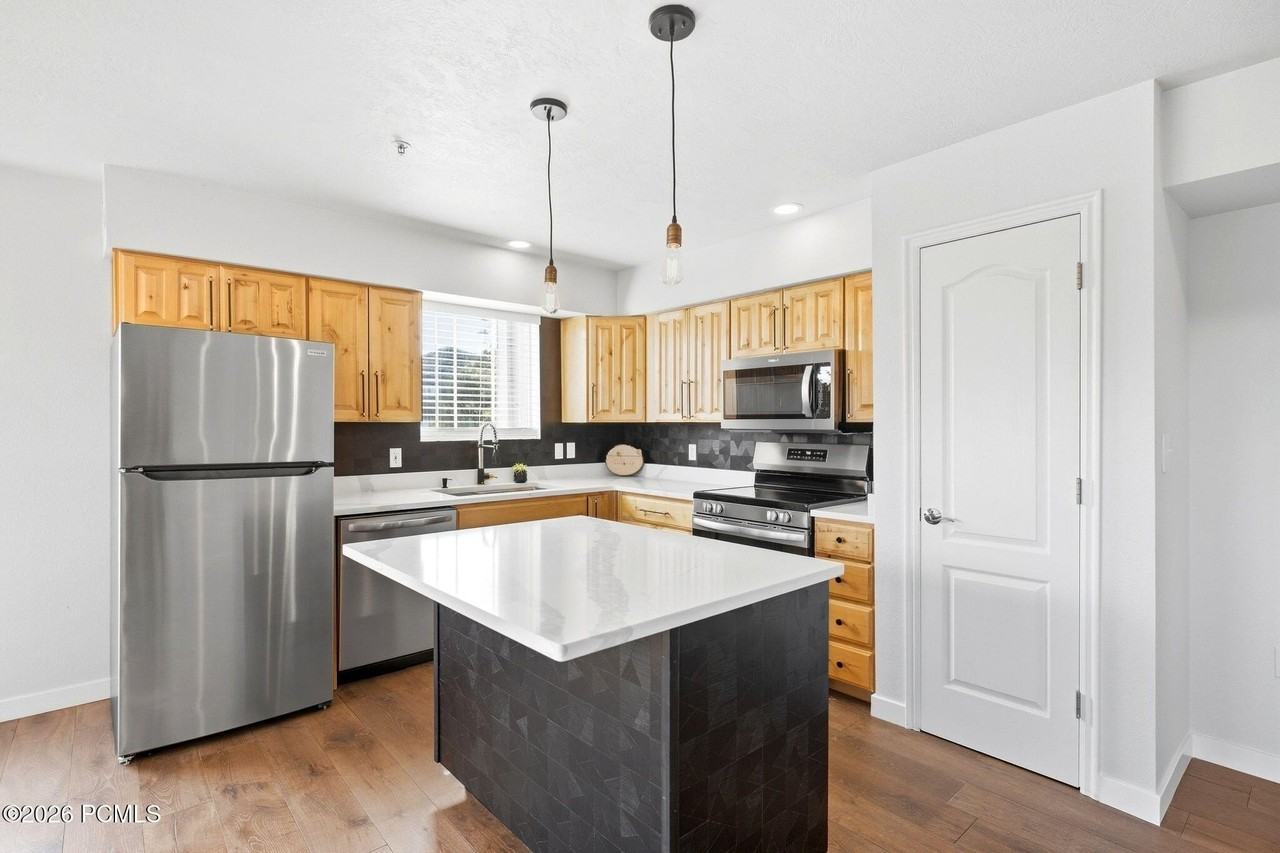 1756 W Fox Bay Dr #F103 - Photo 4 of 41