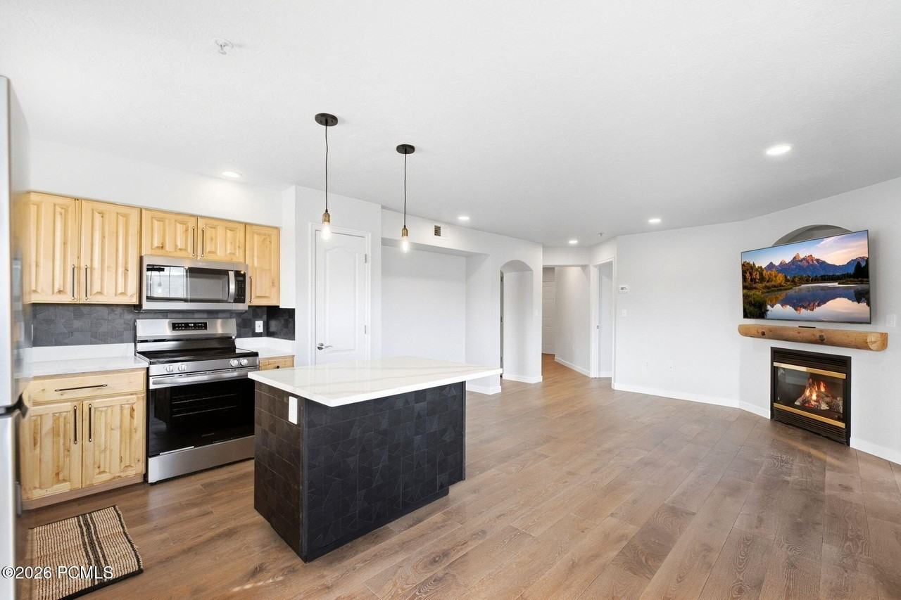 1756 W Fox Bay Dr #F103 - Photo 5 of 41