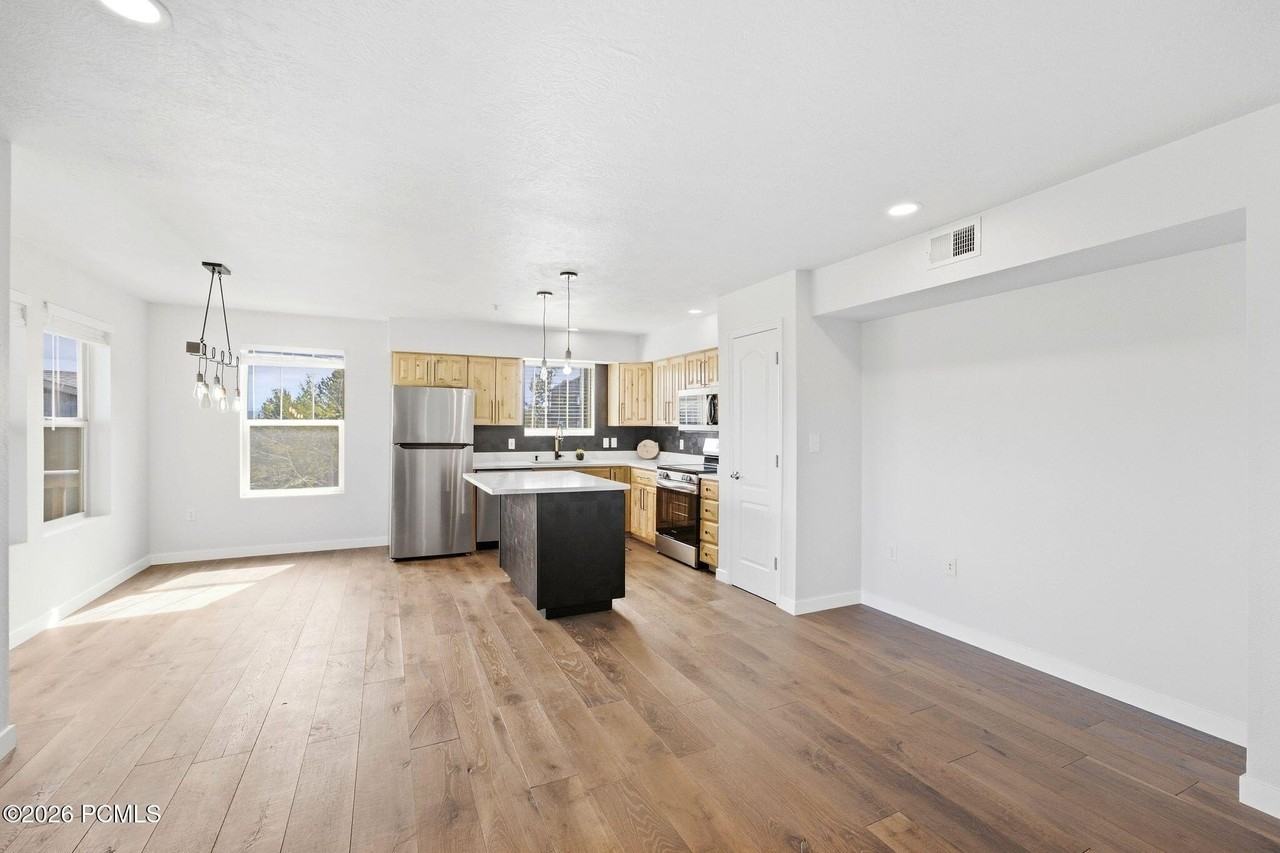 1756 W Fox Bay Dr #F103 - Photo 6 of 41