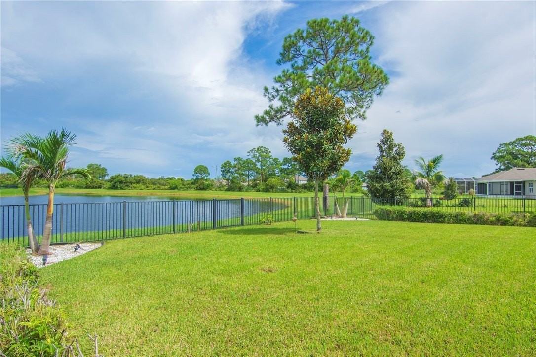 4204 Keeson Cir - Photo 3 of 33
