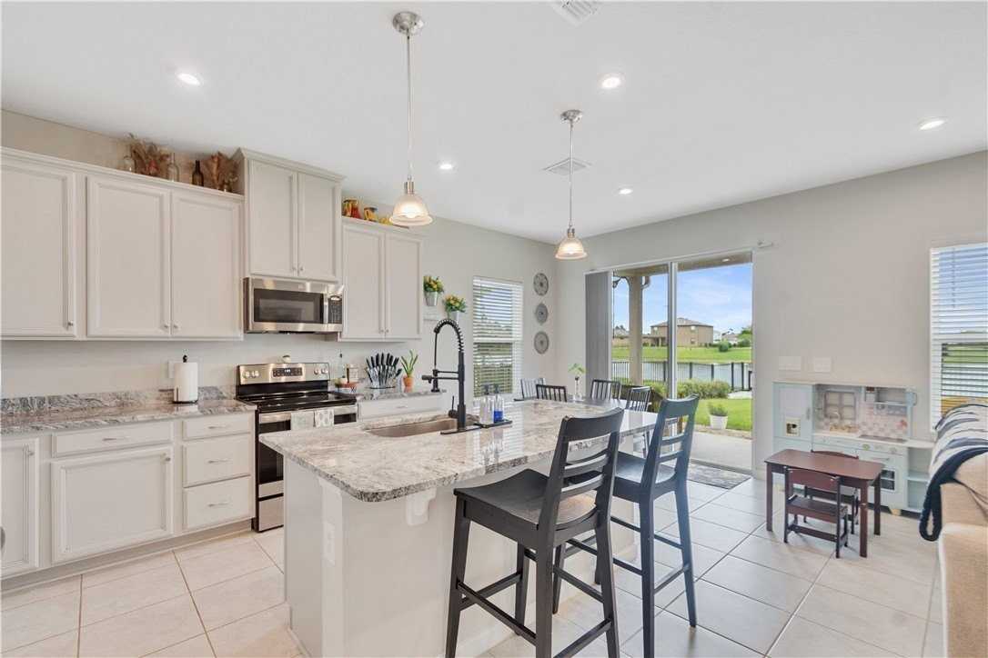 4204 Keeson Cir - Photo 7 of 33