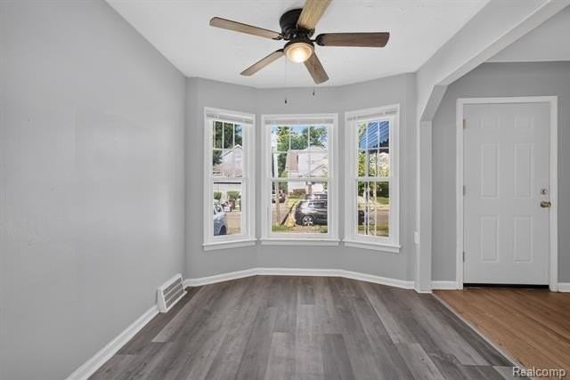20206 Greeley St - Photo 5 of 20