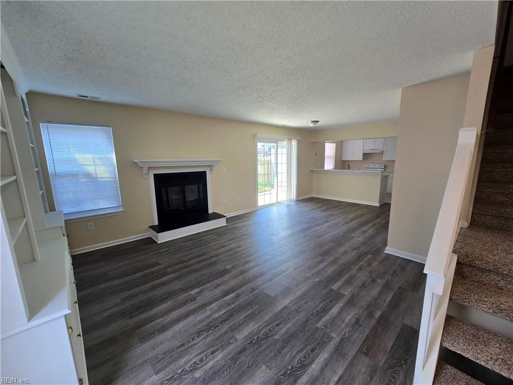 4638 Genoa Cir - Photo 2 of 13