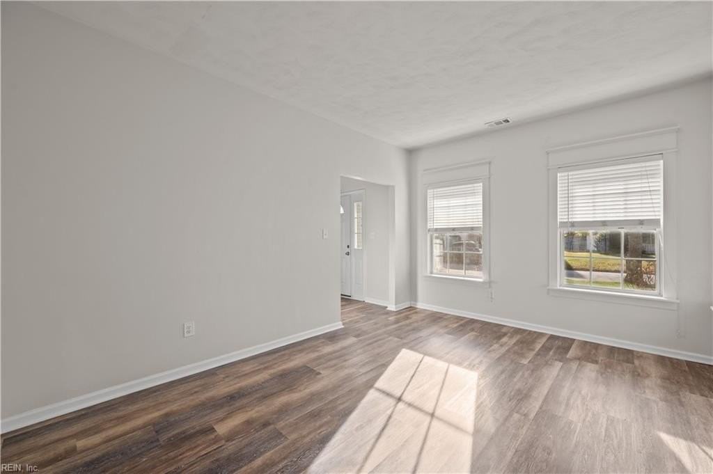 2940 Mimosa Ct - Photo 3 of 39