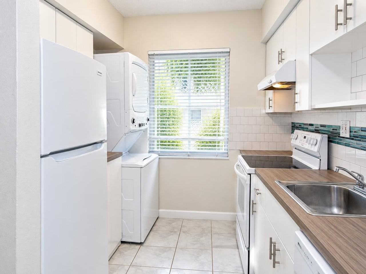 2401 Ne 10th St #2 - Photo 6 of 25