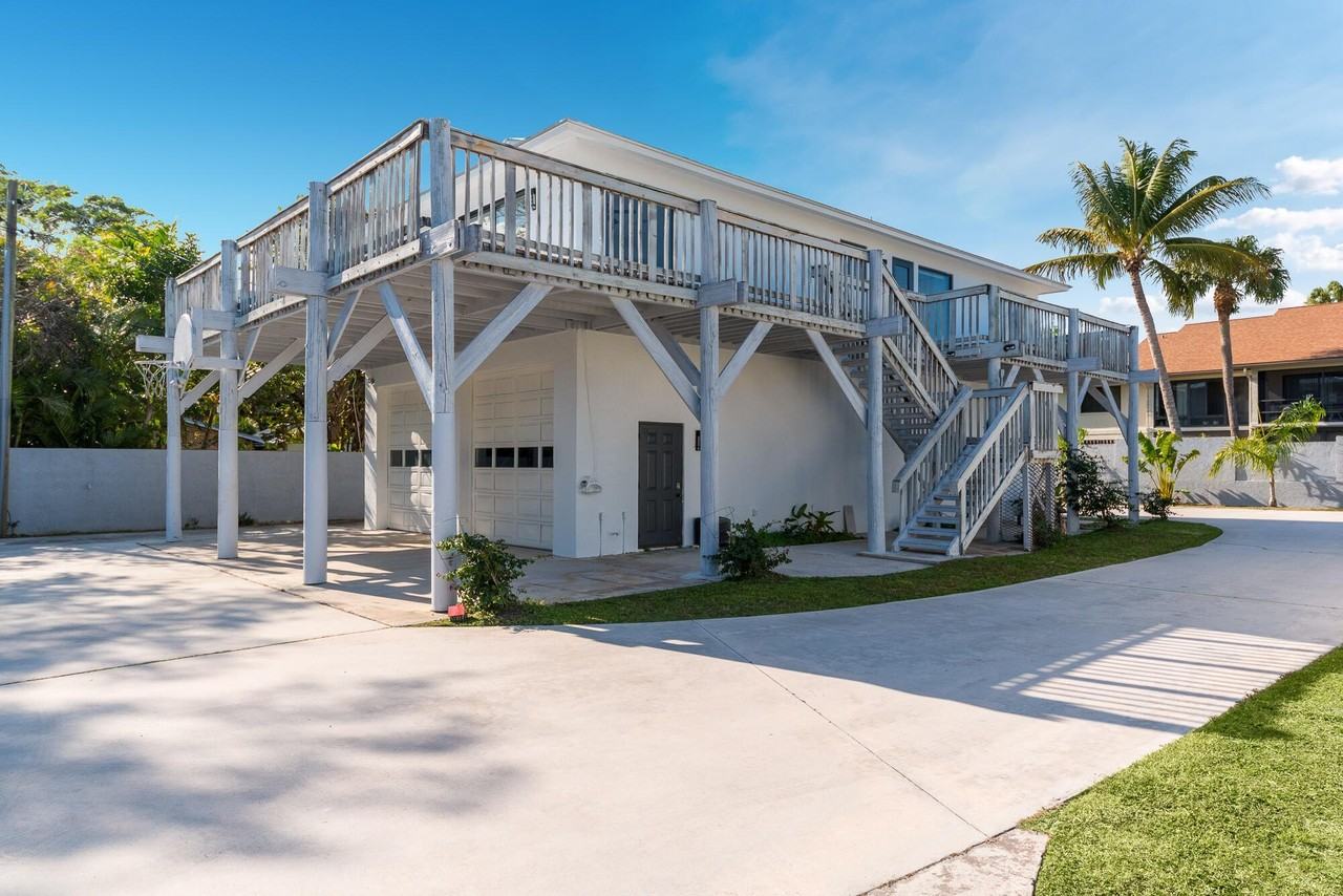 1712 Ne Seahorse Pl - Photo 4 of 26