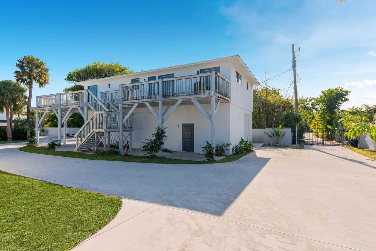 1712 Ne Seahorse Pl - Photo 5 of 26