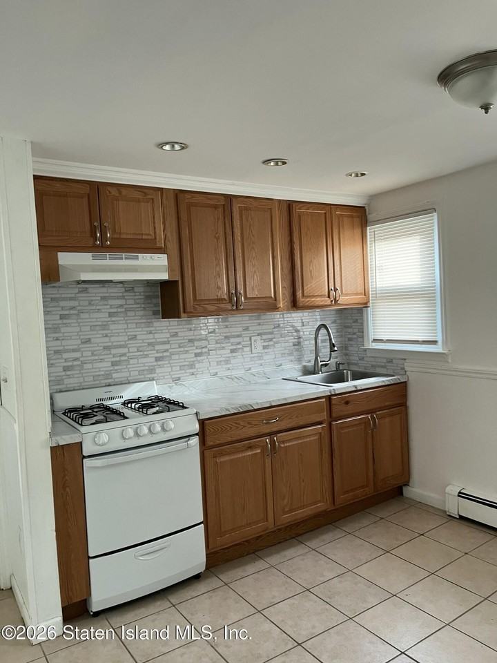 110 Greencroft Ave - Photo 5 of 15