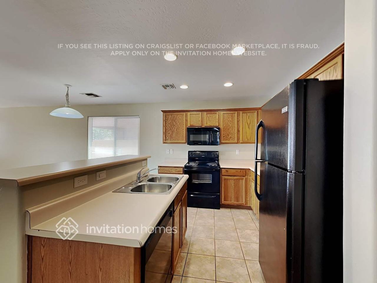 8807 W Magnolia St - Photo 5 of 19