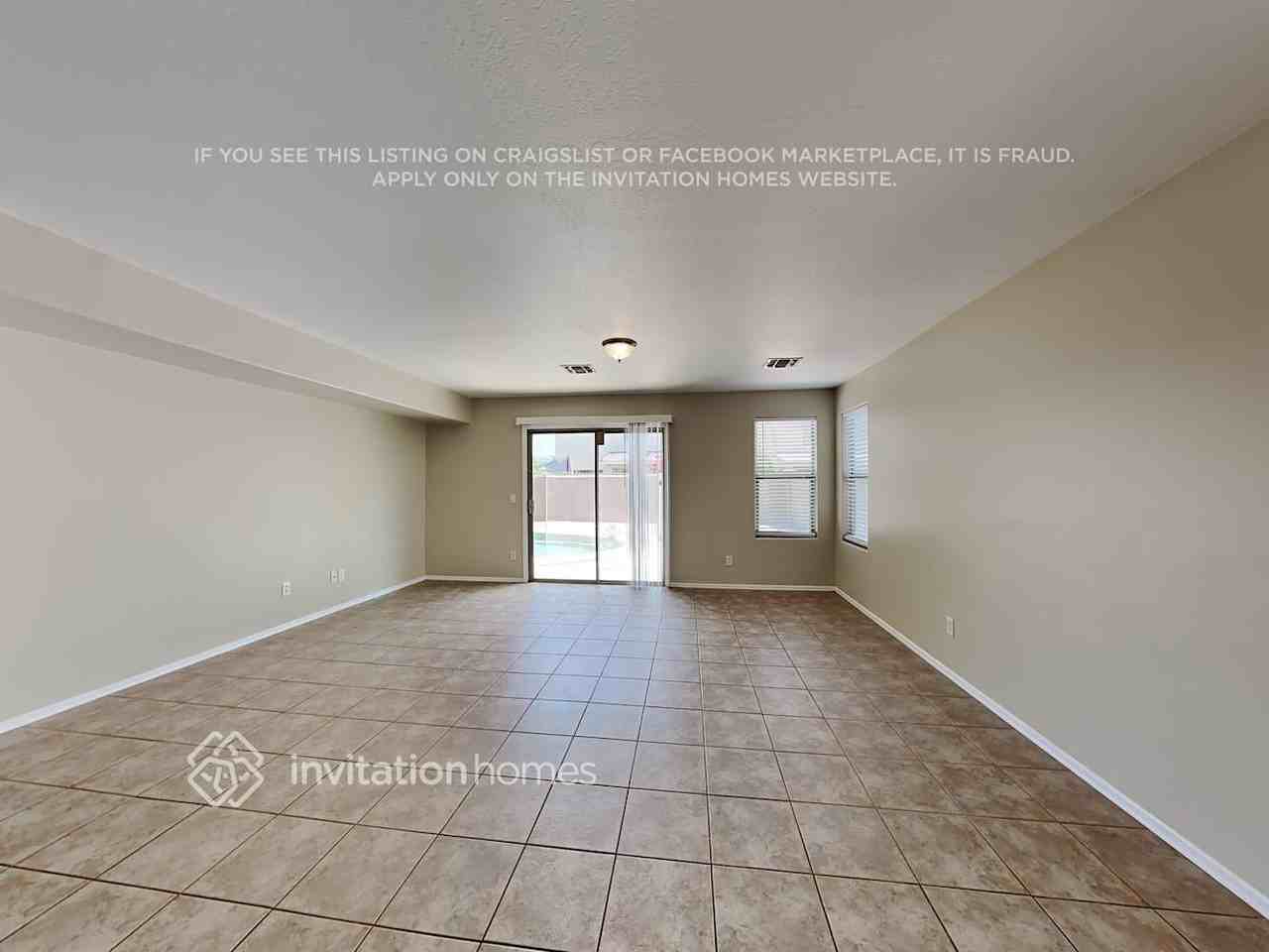 8807 W Magnolia St - Photo 6 of 19