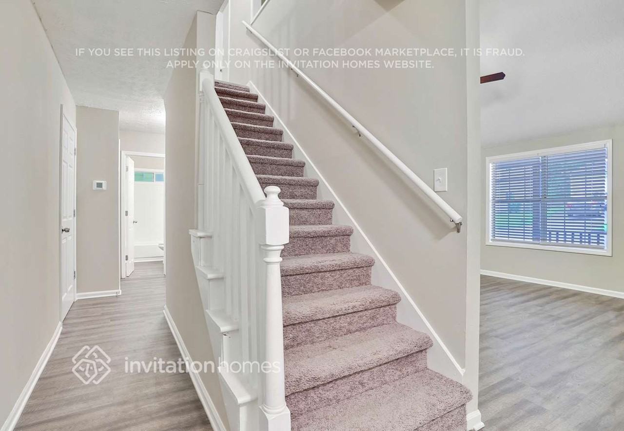 1018 Autumn Crest Ct - Photo 4 of 34
