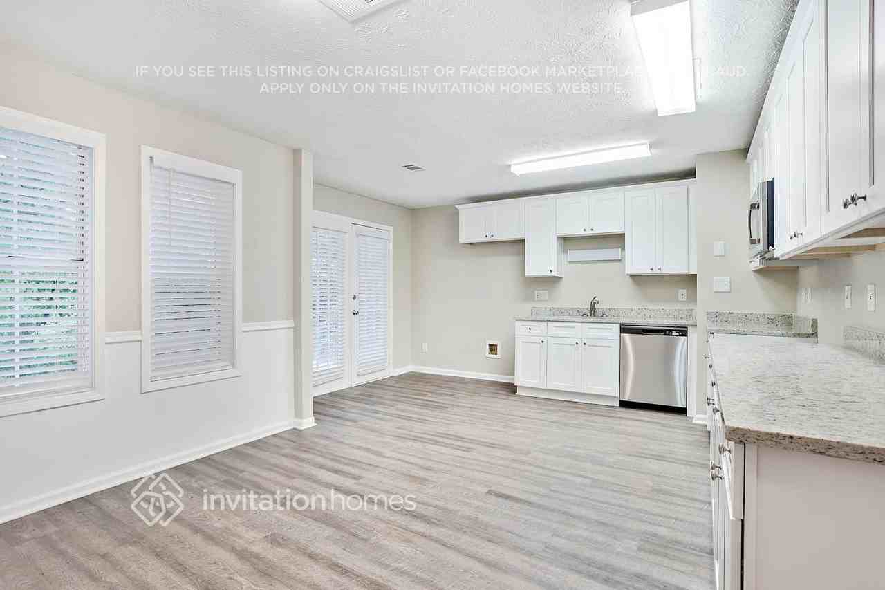 1018 Autumn Crest Ct - Photo 5 of 34