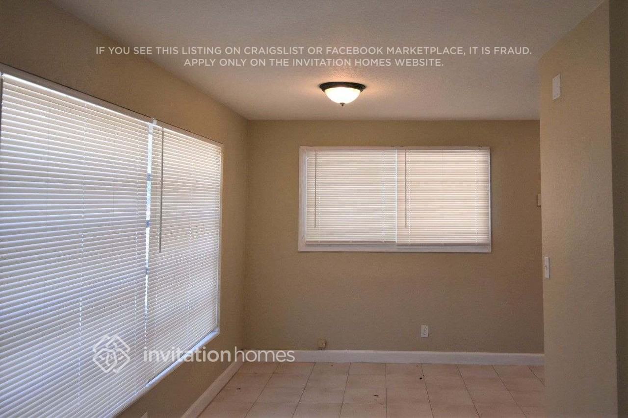 420 Philadelphia Dr - Photo 3 of 10