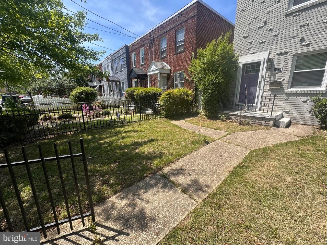 128 35th St Ne - Photo 2 of 21