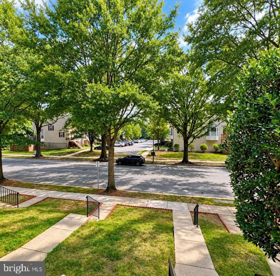 2457 Nantucket Dr - Photo 5 of 26