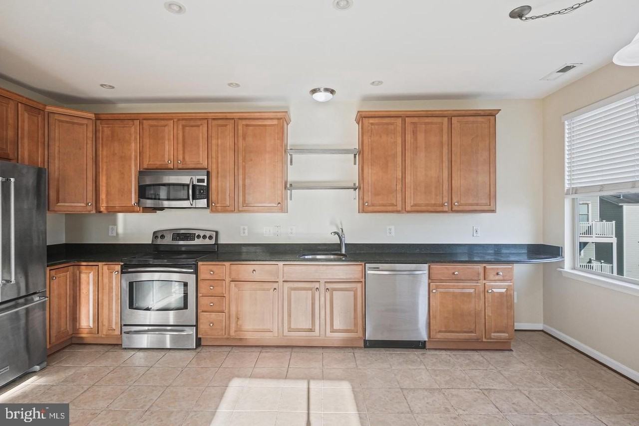 1007 Granby St #187-2 - Photo 4 of 32