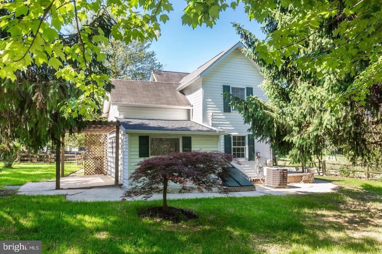 17 Delight Rd - Photo 2 of 46
