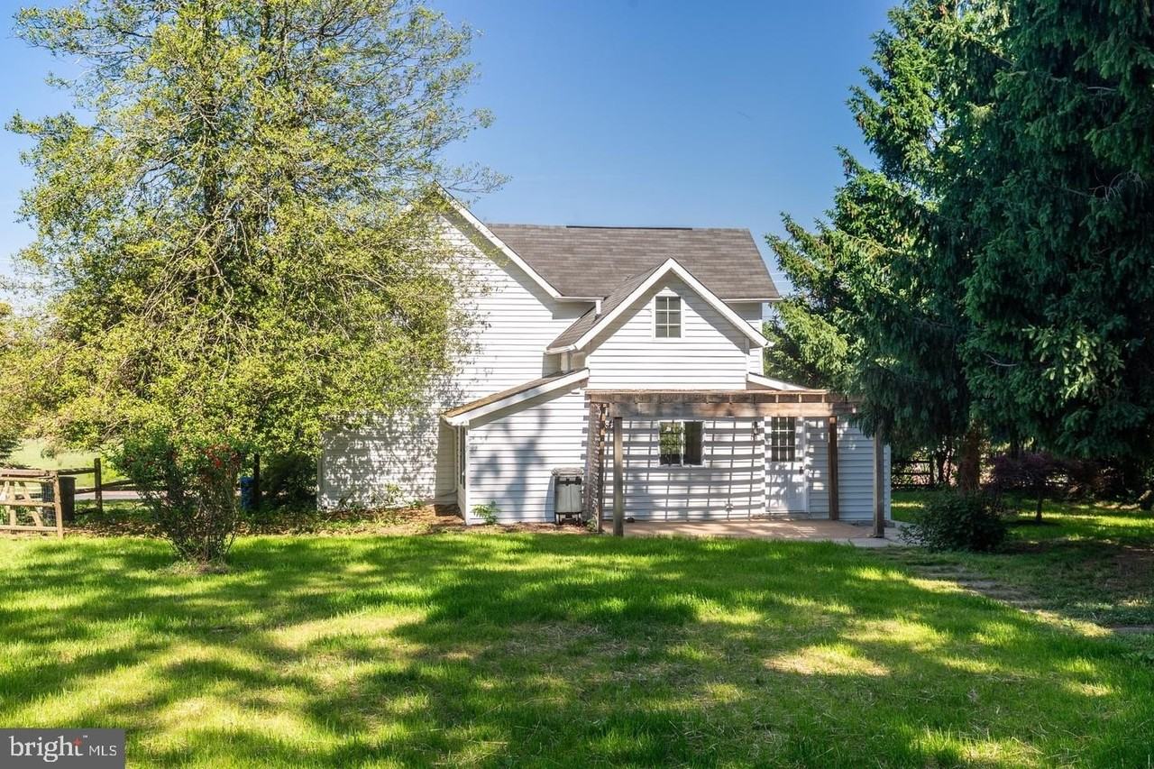 17 Delight Rd - Photo 3 of 46