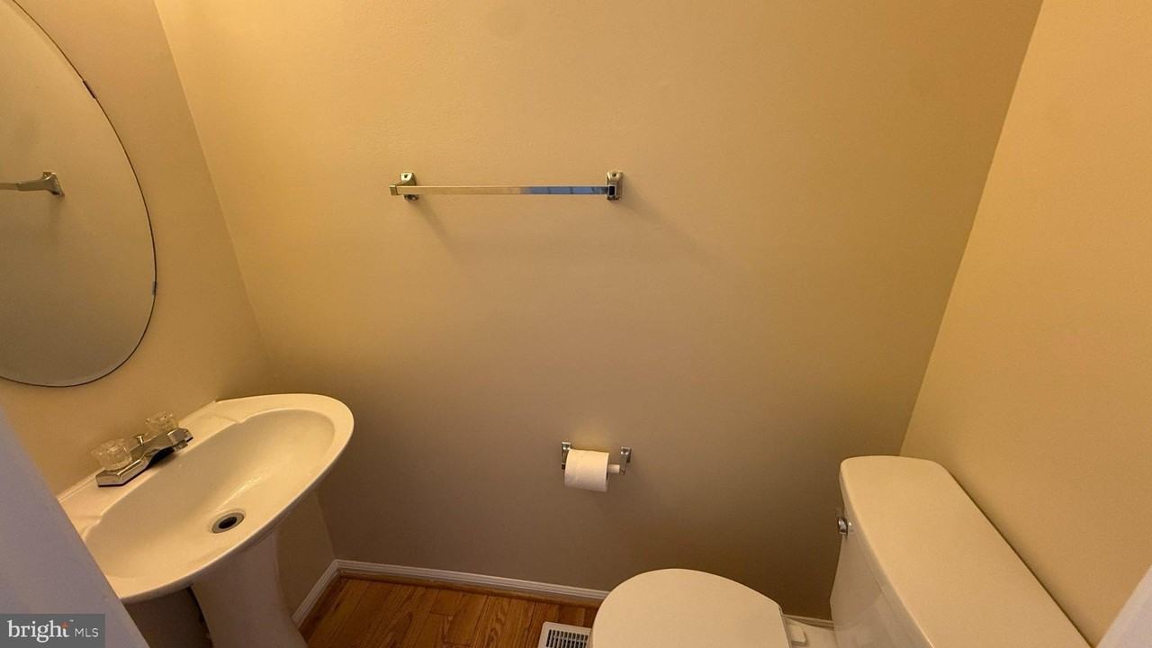 1630 Winding Brook Way - Photo 3 of 15