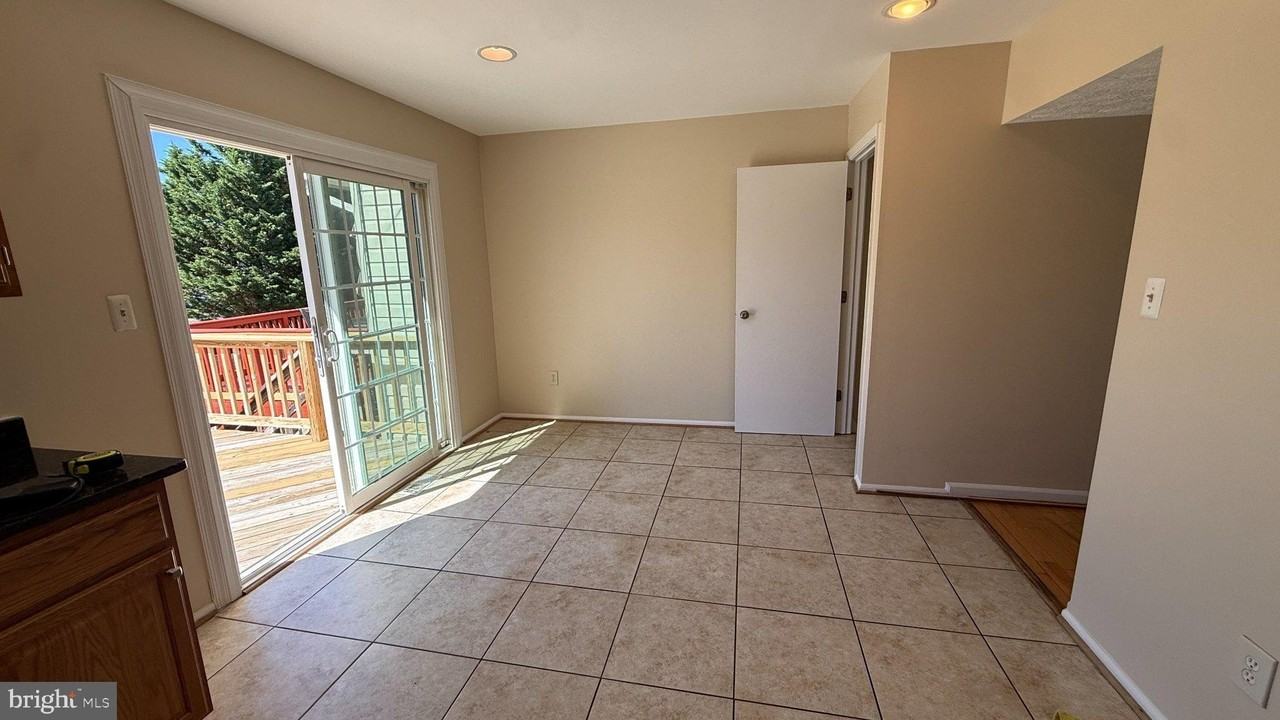 1630 Winding Brook Way - Photo 4 of 15