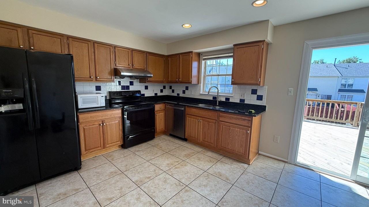 1630 Winding Brook Way - Photo 6 of 15