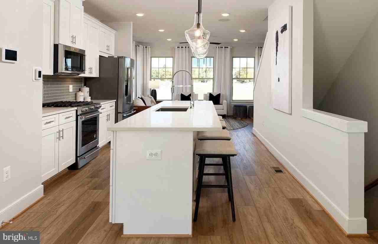 1213 Rockwell Ave - Photo 6 of 25