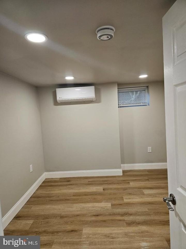 924 Bellevue Ave #C - Photo 5 of 13