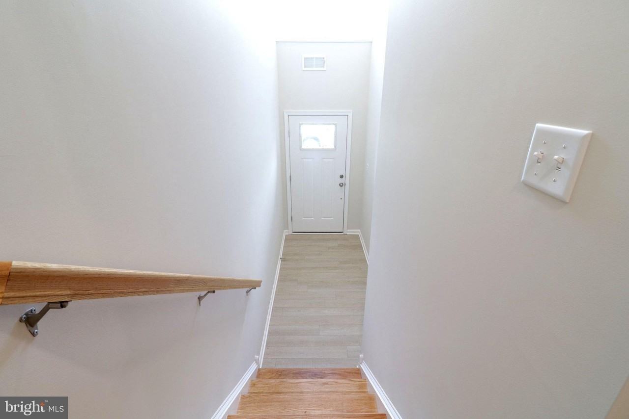 504 Brandywine Dr - Photo 3 of 50