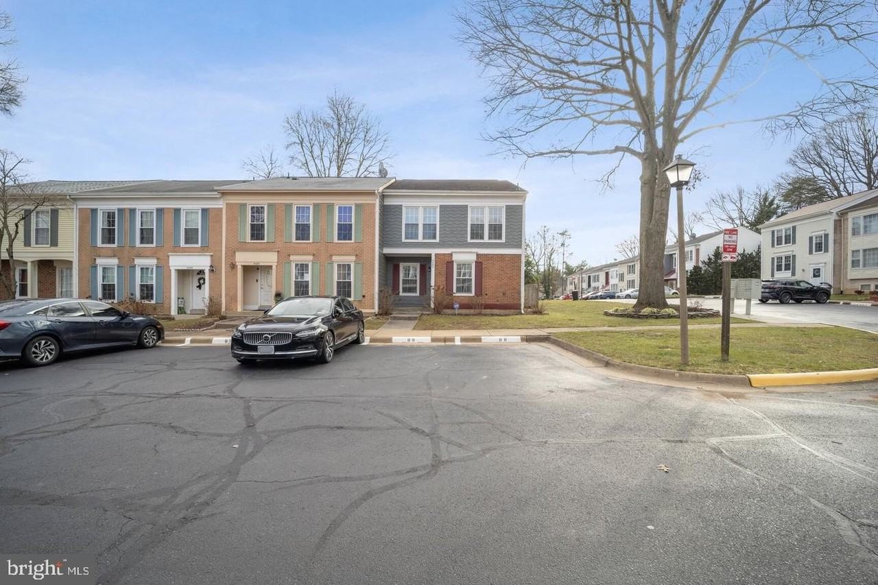 5490 Safe Harbor Ct - Photo 2 of 20
