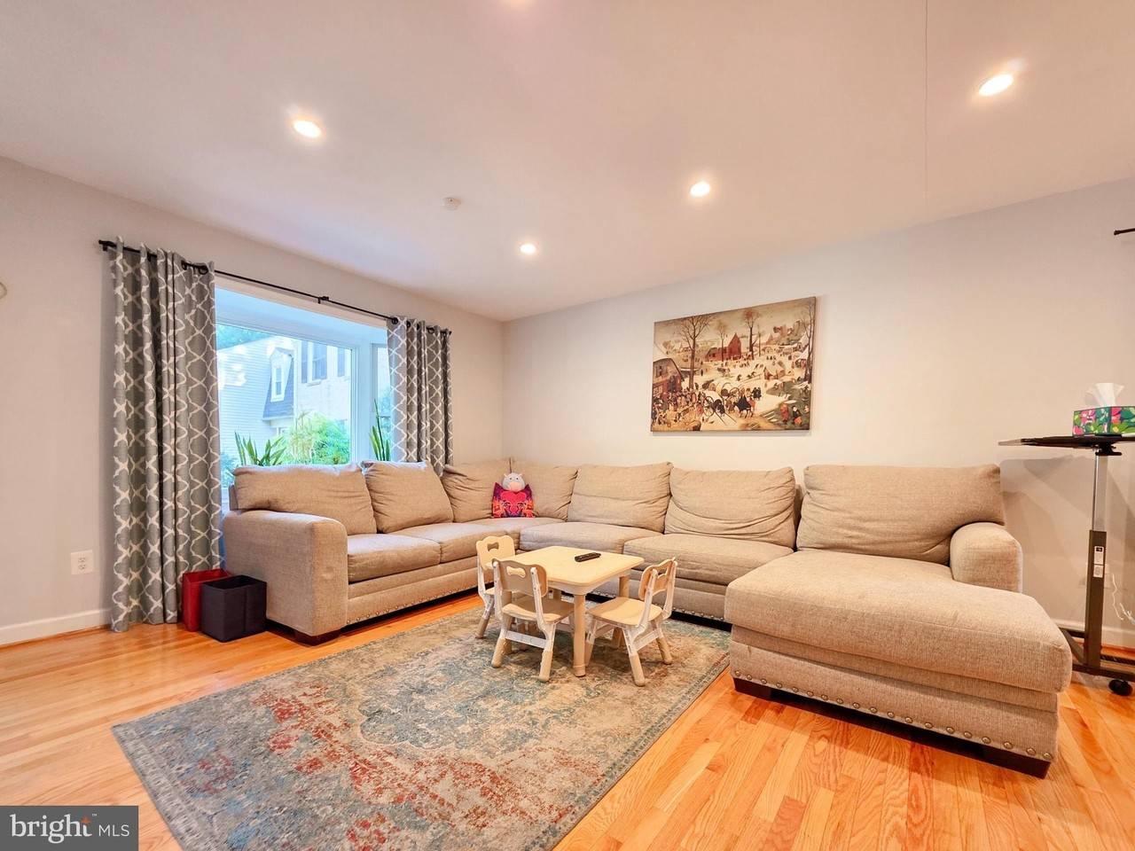9910 Kingsbridge Dr - Photo 4 of 35