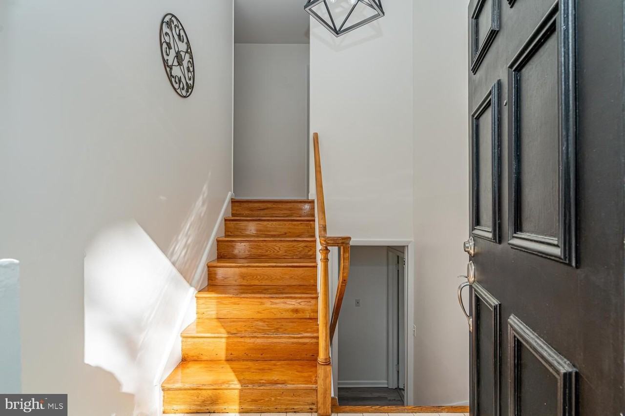 3535 Memorial St - Photo 5 of 50
