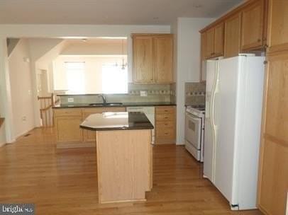 4712 Hanrahan Pl - Photo 2 of 20