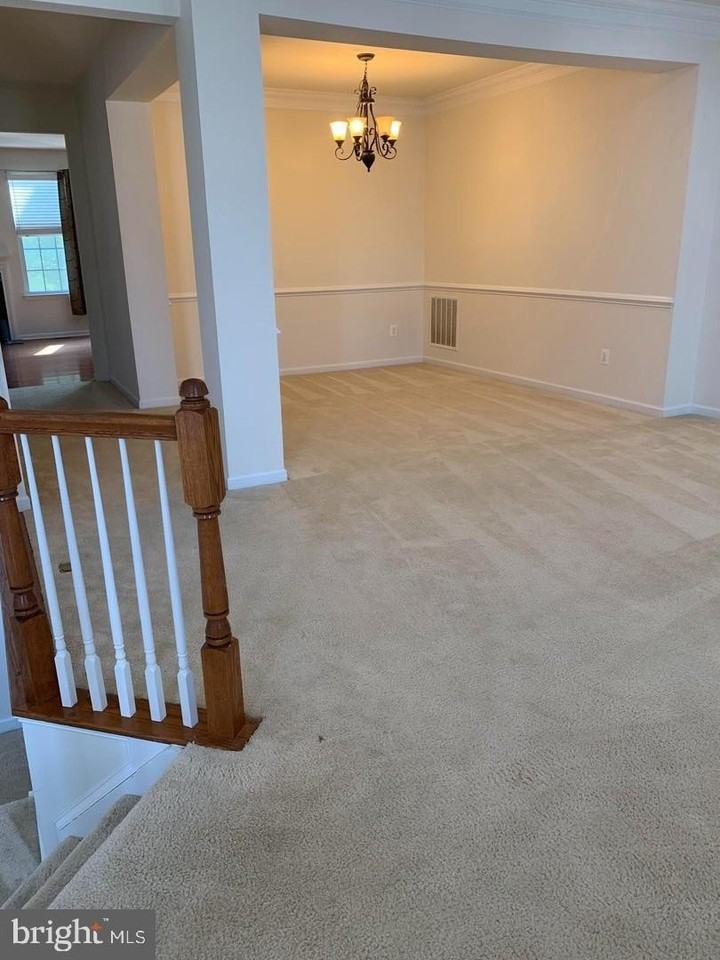 25645 America Sq - Photo 4 of 48