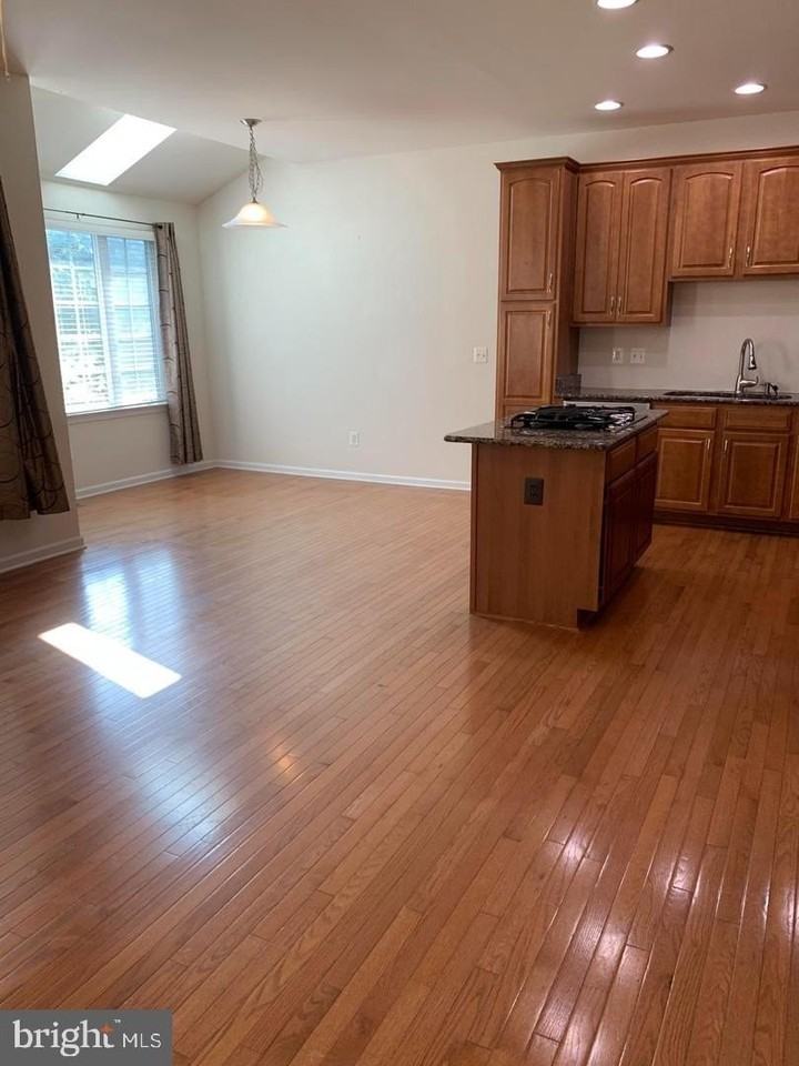 25645 America Sq - Photo 6 of 48