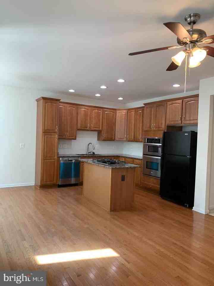 25645 America Sq - Photo 7 of 48
