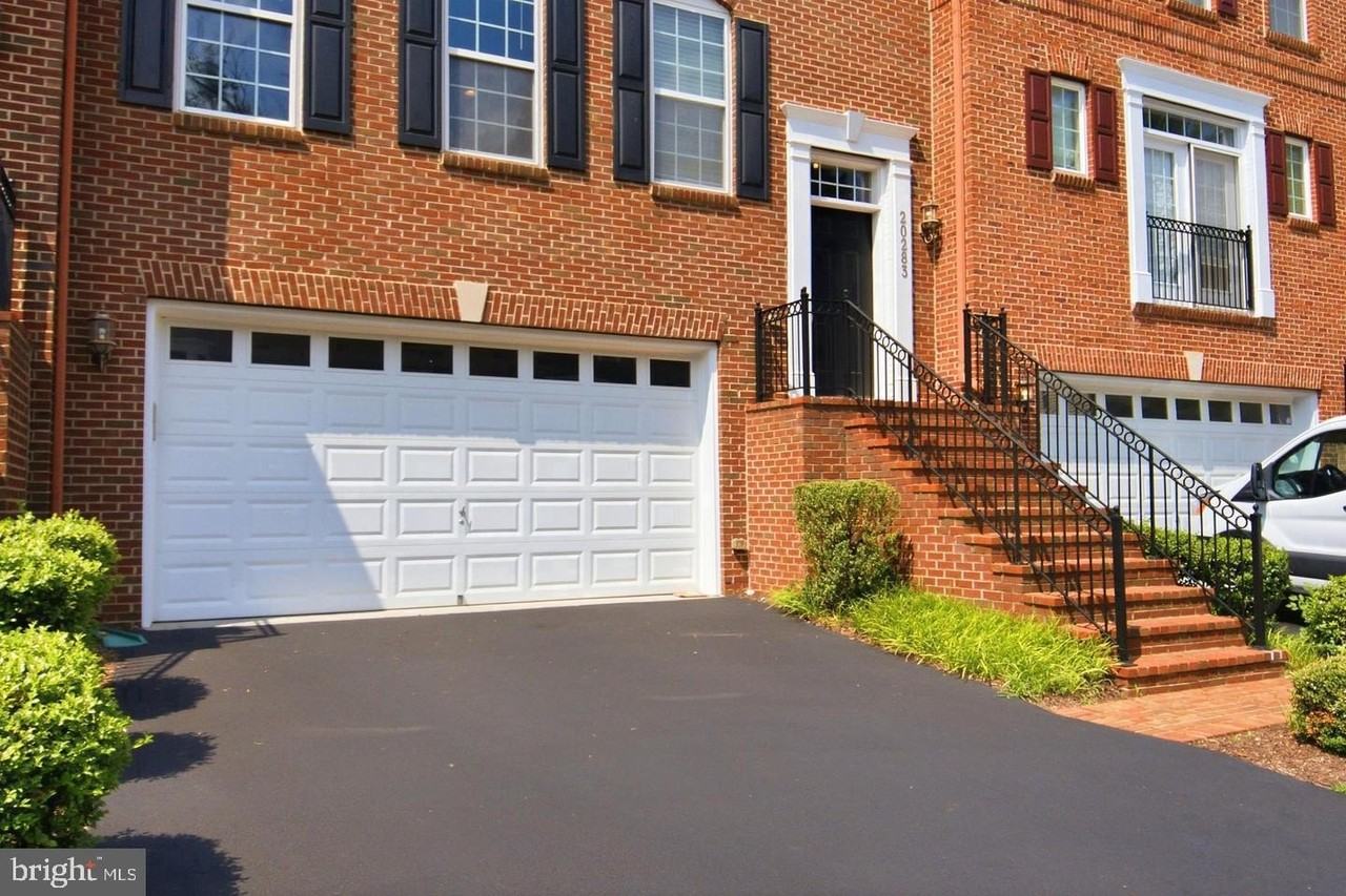 20283 Center Brook Sq - Photo 2 of 50