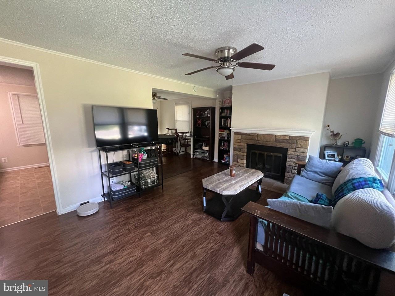 6024 Loriella Park Dr - Photo 2 of 17