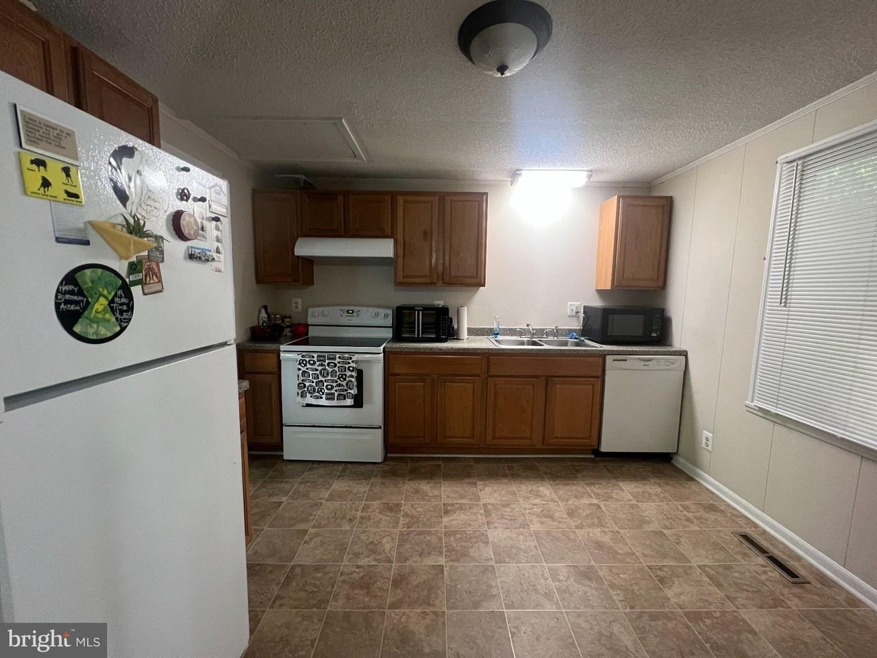 6024 Loriella Park Dr - Photo 4 of 17