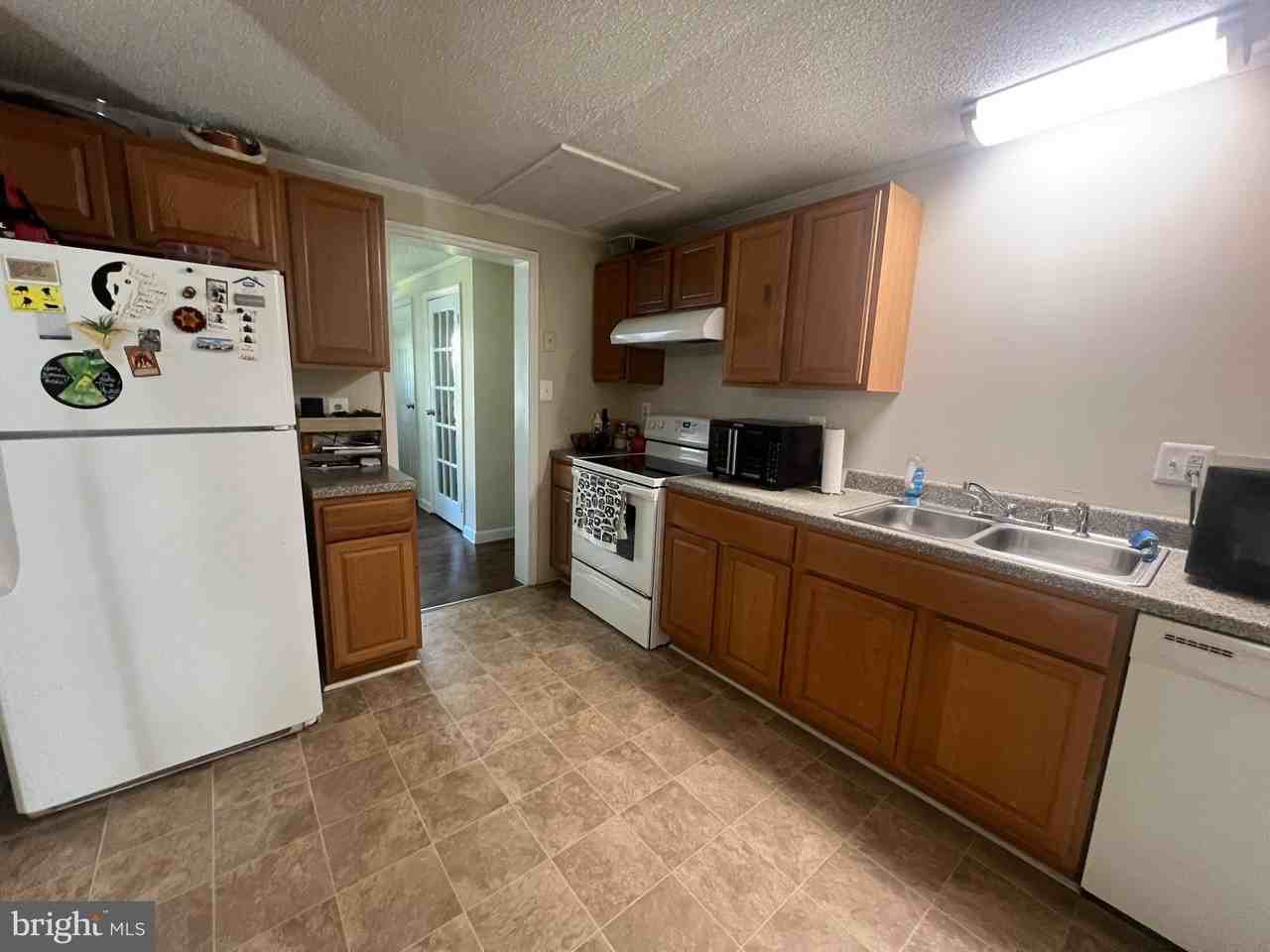 6024 Loriella Park Dr - Photo 5 of 17